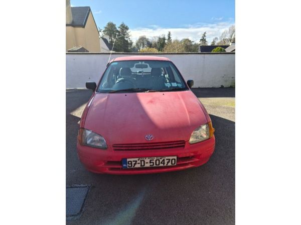 Toyota Starlet Hatchback, Petrol, 1997, Red