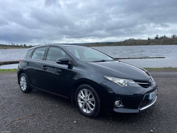 Toyota Auris Hatchback, Petrol, 2014, Grey