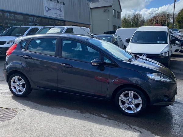 Ford Fiesta Hatchback, Petrol, 2009, Grey