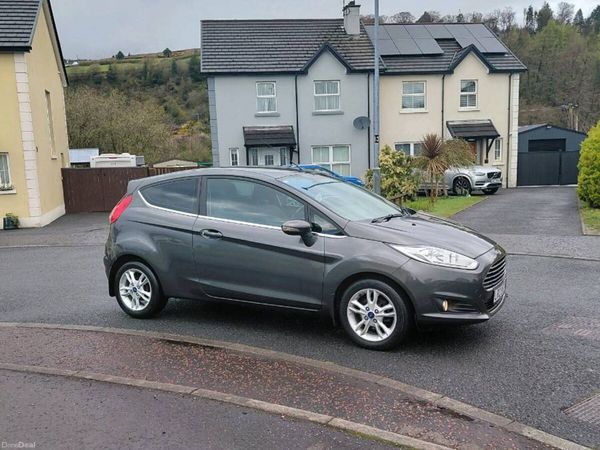 Ford Fiesta Hatchback, Petrol, 2017, Grey