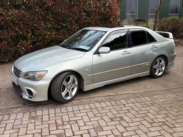 Toyota Other Saloon, Petrol, 2000, Silver