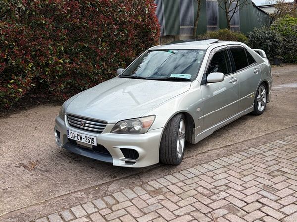 Toyota Other Saloon, Petrol, 2000, Silver