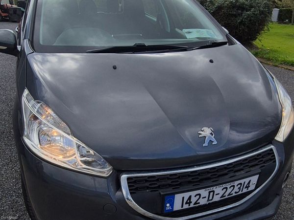 Peugeot 208 Hatchback, Petrol, 2014, Grey