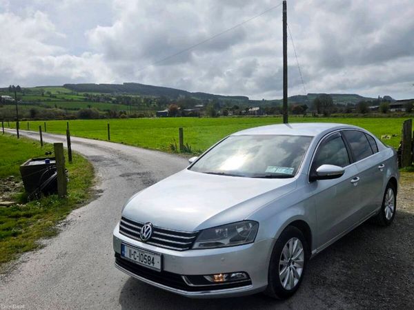 Volkswagen Passat Saloon, Diesel, 2011, Silver