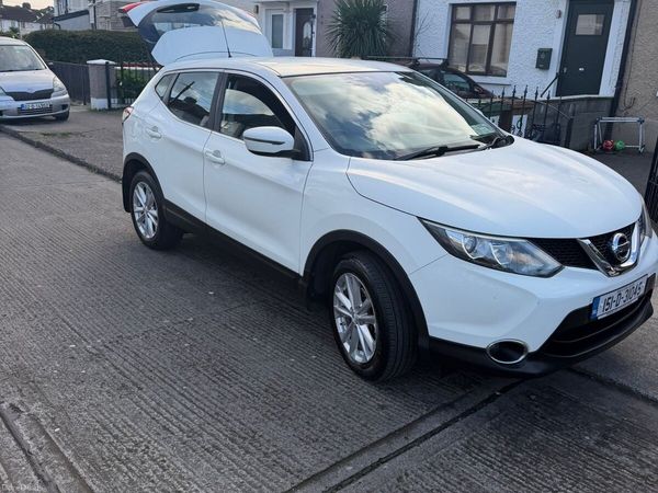 Nissan Qashqai Hatchback, Diesel, 2015, White