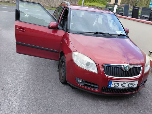 Skoda Fabia Estate, Petrol, 2008, Red