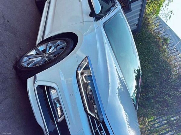 Volkswagen Passat Saloon, Diesel, 2019, White