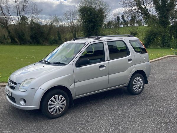 Suzuki Ignis Hatchback, Petrol, 2005, Silver