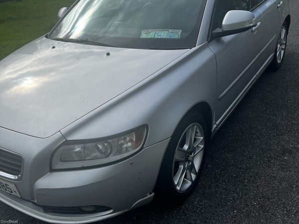 Volvo S40 Saloon, Diesel, 2010, Silver