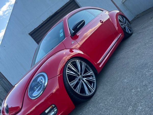 Volkswagen Beetle Hatchback, Petrol, 2013, Red