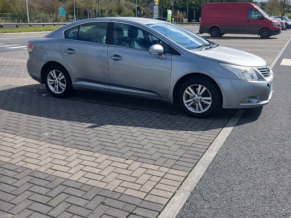 Toyota Avensis Saloon, Petrol, 2010, Grey