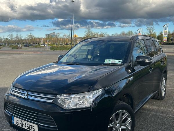 Mitsubishi Outlander SUV, Petrol Plug-in Hybrid, 2015, Black