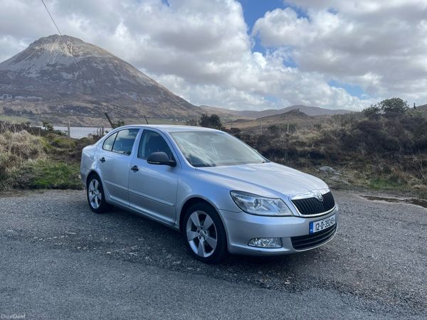 Skoda Octavia Saloon, Diesel, 2012, Silver