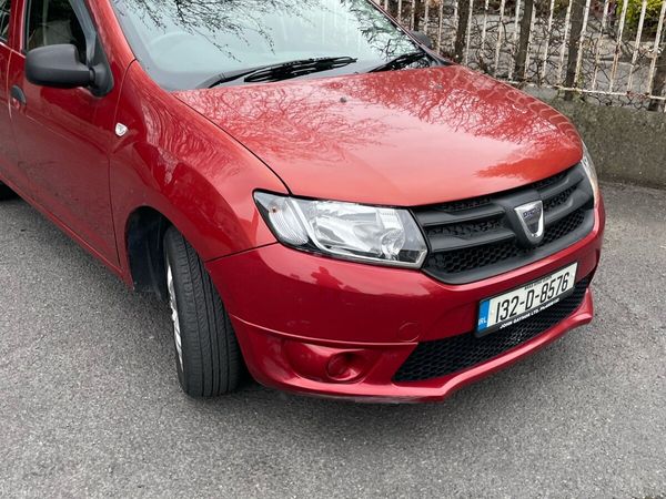 Dacia Sandero Hatchback, Petrol, 2013, Red