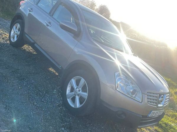 Nissan Qashqai Hatchback, Diesel, 2009, Beige