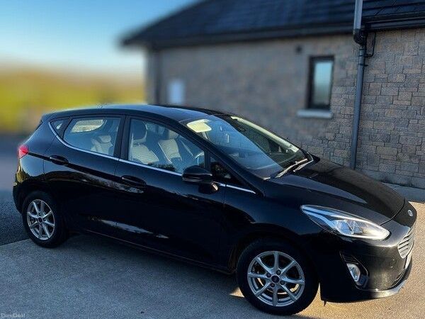 Ford Fiesta Hatchback, Petrol, 2018, Black