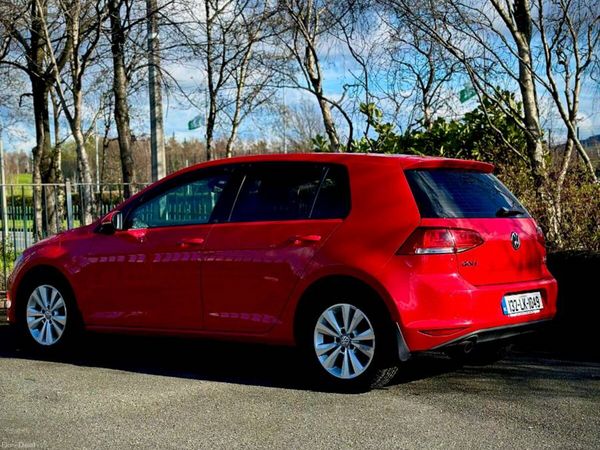 Volkswagen Polo Hatchback, Petrol, 2012, Red