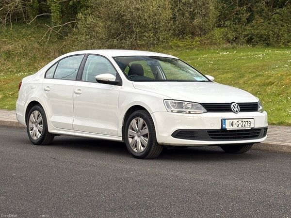 Volkswagen Jetta Saloon, Petrol, 2014, White