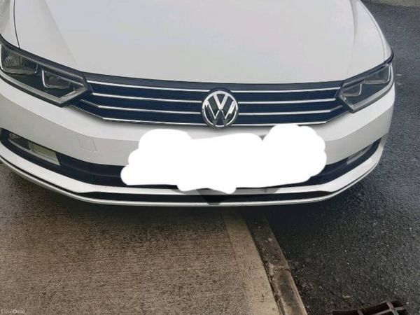 Volkswagen Passat Saloon, Diesel, 2015, White