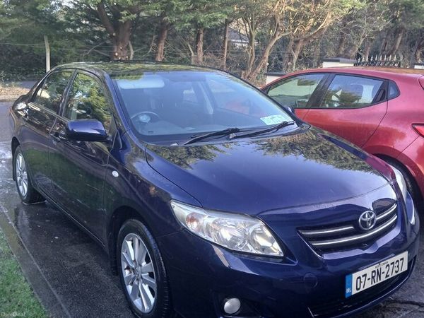 Volkswagen Passat Saloon, Petrol, 2007, Red