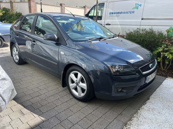 Ford Focus Hatchback, Petrol, 2006, Grey