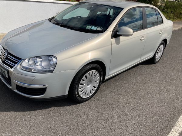 Volkswagen Jetta Saloon, Diesel, 2010, Silver