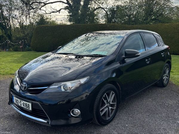 Toyota Auris Hatchback, Diesel, 2014, Black