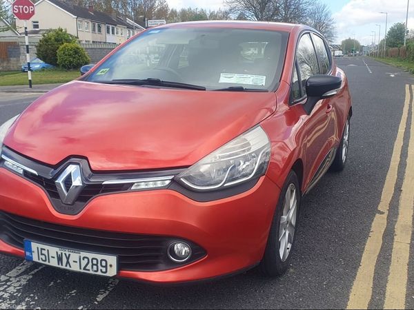 Renault Clio Hatchback, Diesel, 2015, Red