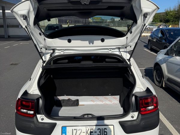 Citroen C4 Hatchback, Diesel, 2017, White