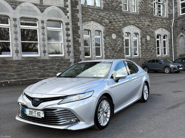 Toyota Camry Saloon, Petrol Hybrid, 2020, Grey