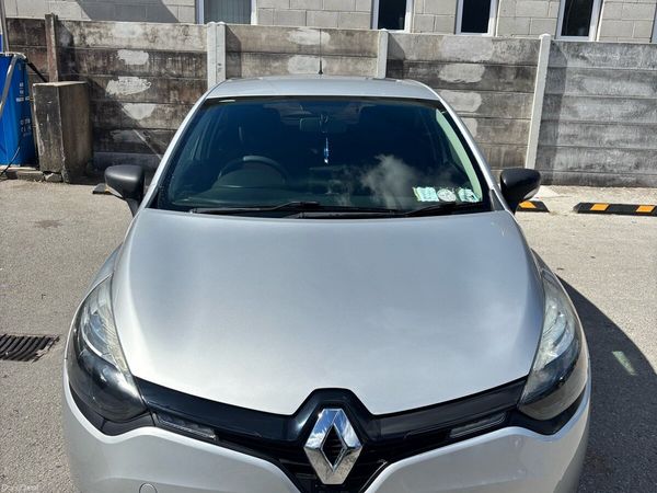 Renault Clio Hatchback, Petrol, 2016, Silver