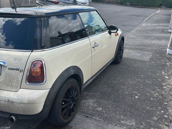 Mini Cooper Hatchback, Diesel, 2010, White