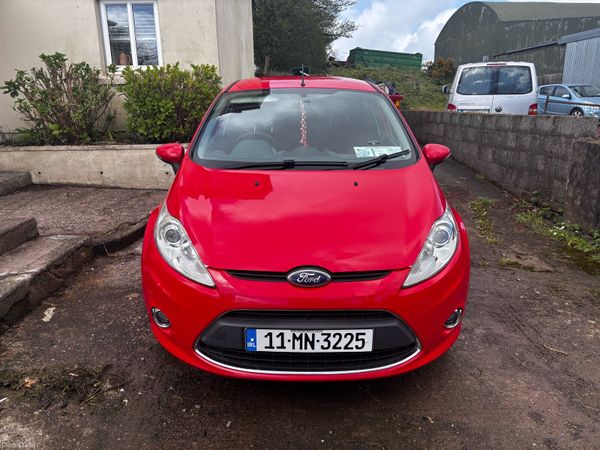 Ford Fiesta Hatchback, Petrol, 2011, Red