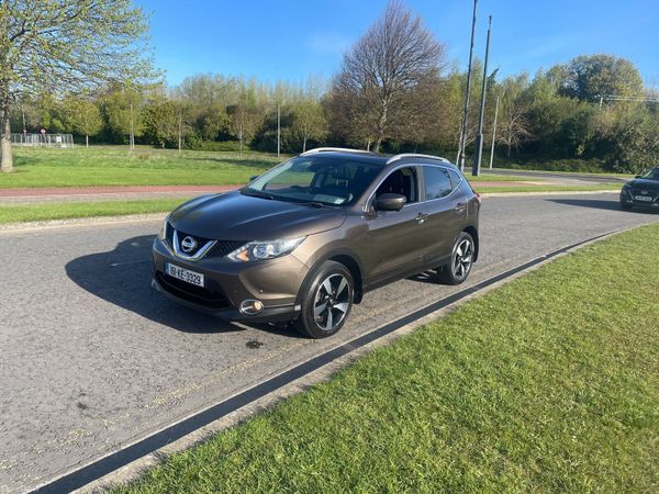 Nissan Qashqai Hatchback, Diesel, 2016, Brown