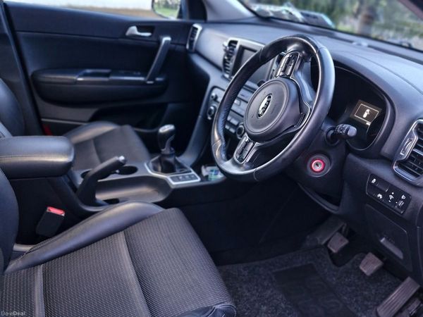 Kia Sportage SUV, Diesel, 2016, Red