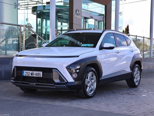 Hyundai KONA MPV, Petrol, 2023, White