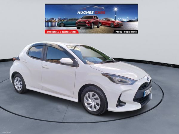 Toyota Yaris Hatchback, Petrol Hybrid, 2020, White