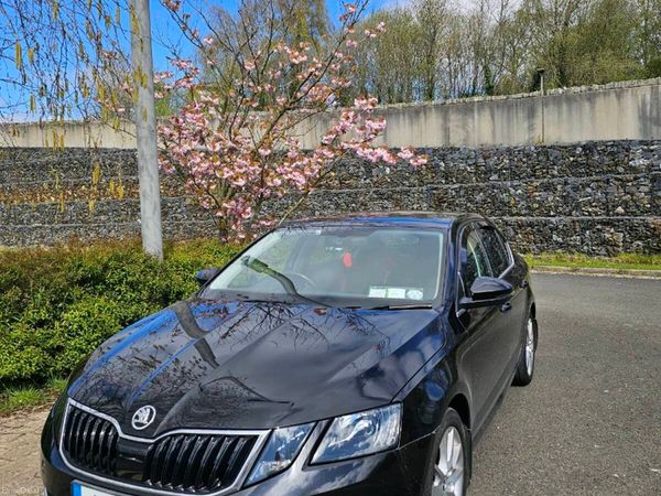 Skoda Octavia Saloon, Diesel, 2019, Black