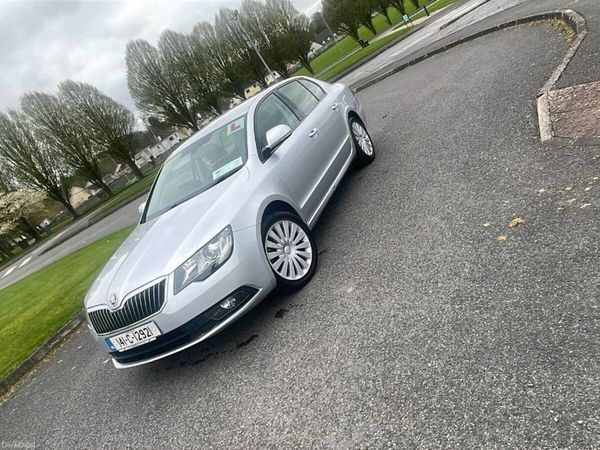 Skoda Superb Hatchback, Diesel, 2014, Silver