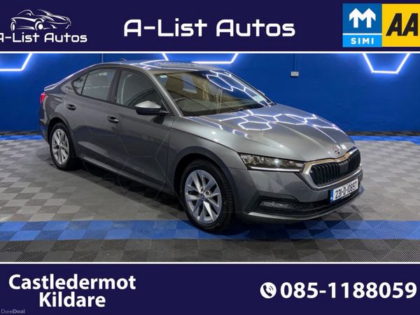 Skoda Octavia Saloon, Diesel, 2023, Grey