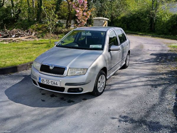 Skoda Fabia Hatchback, Petrol, 2005, Silver