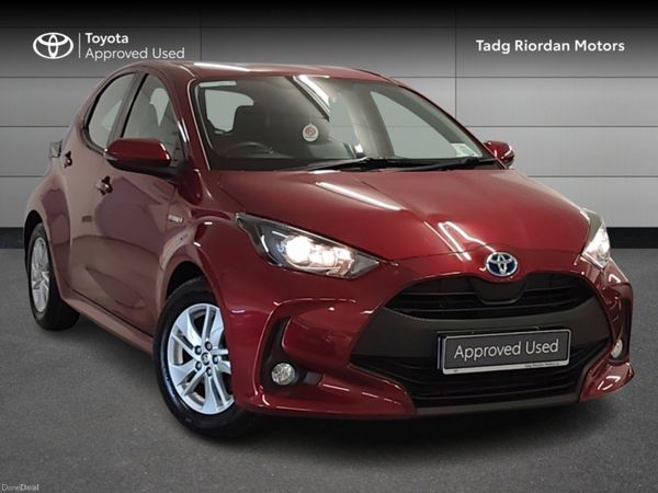 Toyota Yaris Hatchback, Petrol Hybrid, 2021, Red