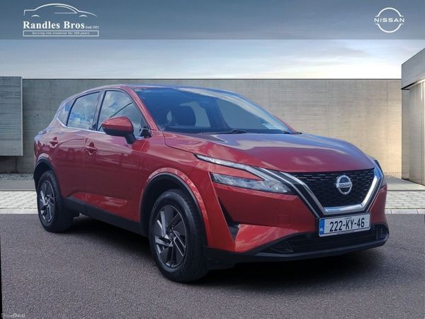 Nissan Qashqai MPV, Petrol, 2022, Red