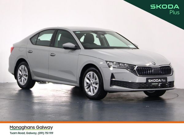 Skoda Octavia Hatchback, Petrol, 2026, Grey