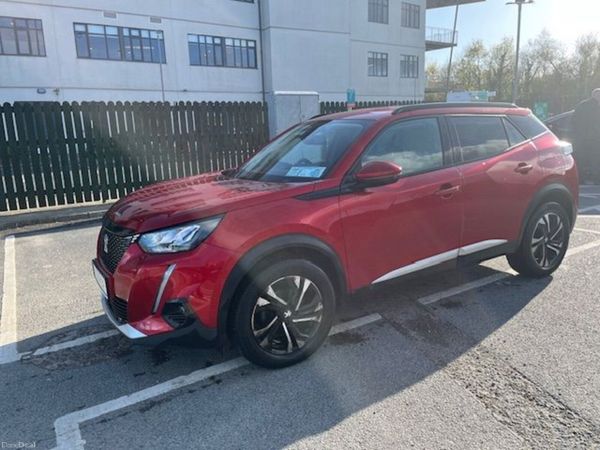Peugeot 2008 MPV, Petrol, 2021, Red