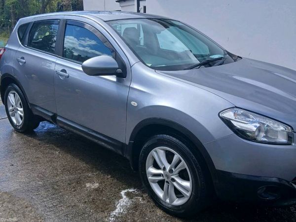 Nissan Qashqai Hatchback, Diesel, 2011, Silver