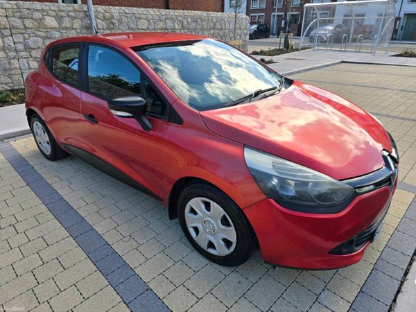 Renault Clio Hatchback, Petrol, 2013, Red