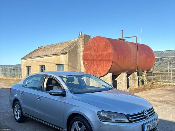 Volkswagen Passat Saloon, Diesel, 2011, Silver