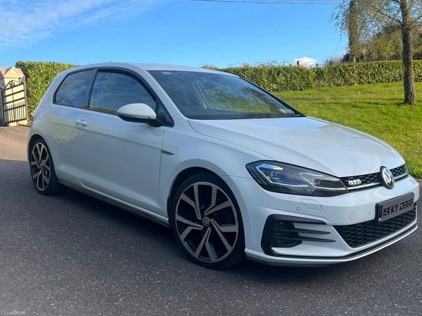 Volkswagen Golf Hatchback, Diesel, 2019, White