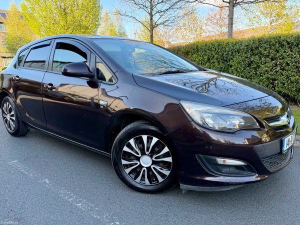 Opel Astra Hatchback, Diesel, 2014, Brown